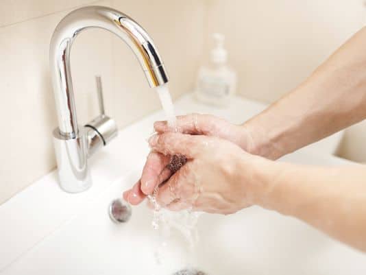 spălați mâinile
