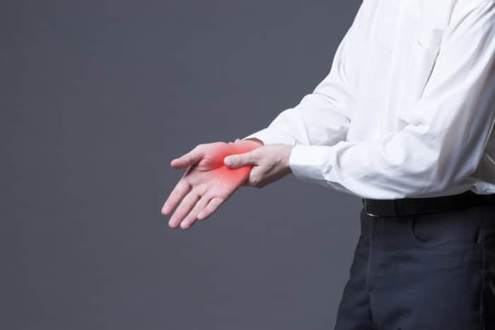 trata durerea la încheietura mâinii sindromul de tunel carpian