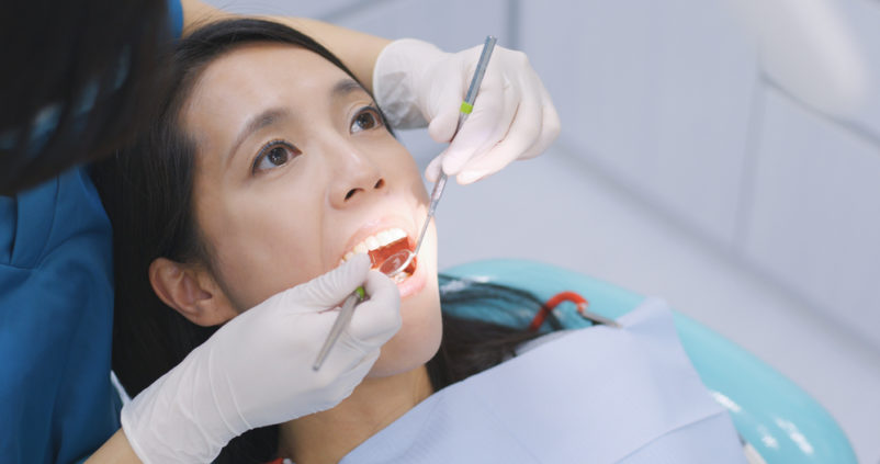 verificați rutina dentară