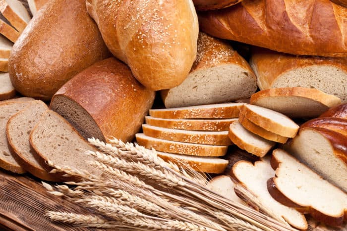 pâine integrală de grâu sau pâine albă