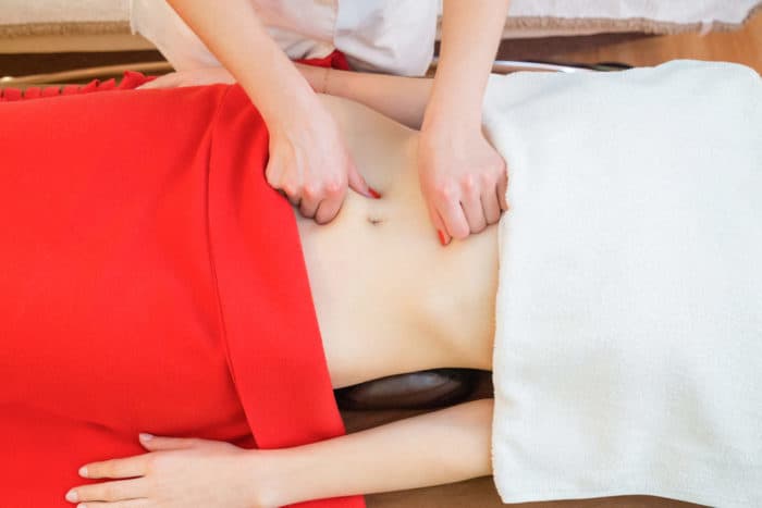 pericolul de masaj abdominal; riscul de masaj la nivelul stomacului