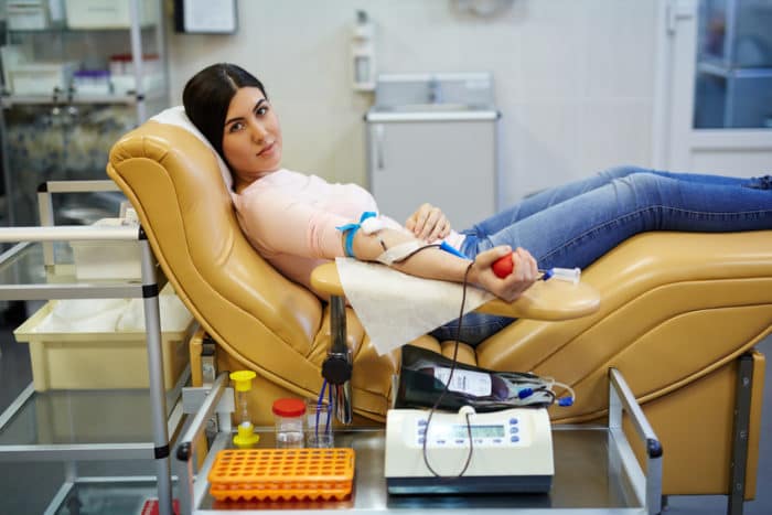 bea apă înainte de donarea de sânge
